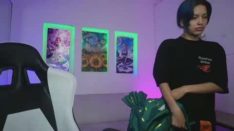 Kayra online show from 10/30/25, 11:33