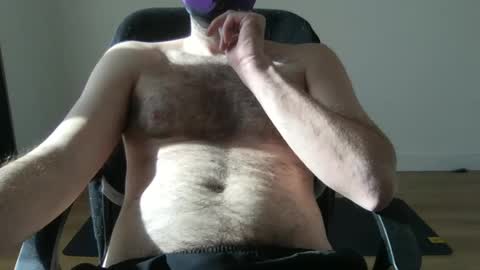 Snapshot of kaywolf89 chatting on 12/31/24, 02:14 Neon online show from 12/31/24, 02:14