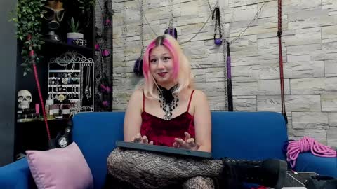 Snapshot of kaziaswart chatting on 01/03/25, 12:43 Miss Kazia online show from 01/03/25, 12:43