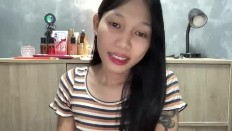 Its me Cora online show from 10/14/25, 04:57