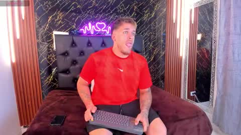 Snapshot of keane_lee chatting on 09/16/25, 11:44 Keane online show from 09/16/25, 11:44