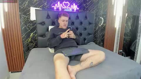 Keane online show from 10/27/25, 12:09