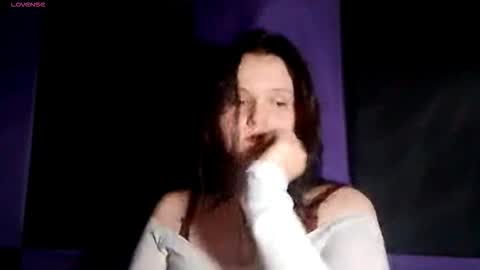 Lora online show from 11/07/25, 02:06