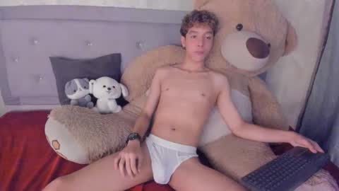 Snapshot of kei_oliver chatting on 01/25/25, 12:47 kei oliver online show from 01/25/25, 12:47