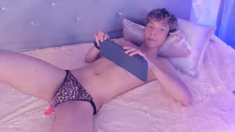 Snapshot of kei_oliver chatting on 02/14/25, 04:09 kei oliver online show from 02/14/25, 04:09