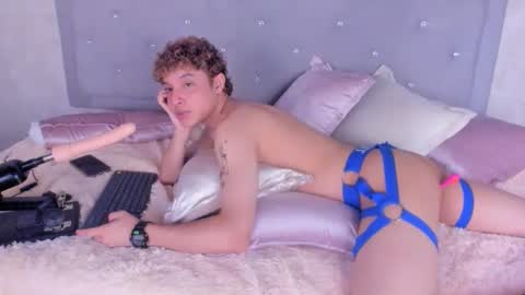 Snapshot of kei_oliver chatting on 02/24/25, 12:59 kei oliver online show from 02/24/25, 12:59