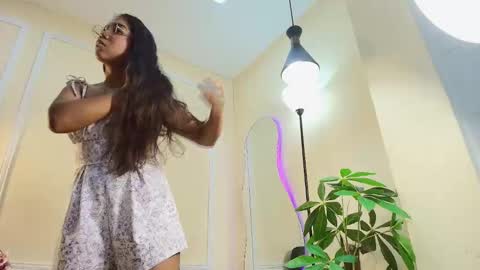 Snapshot of keila_hott20 chatting on 10/18/25, 12:17 keila online show from 10/18/25, 12:17