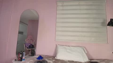 Snapshot of keila_hott20 chatting on 11/04/25, 02:10 keila online show from 11/04/25, 02:10