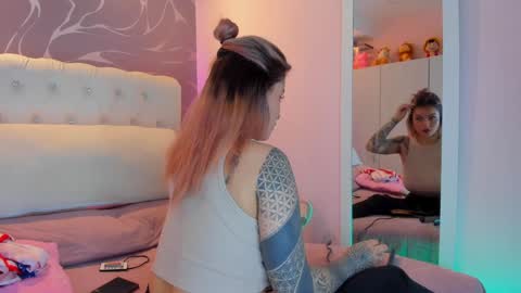 Snapshot of keilalovjack chatting on 01/20/25, 01:00 Keila online show from 01/20/25, 01:00