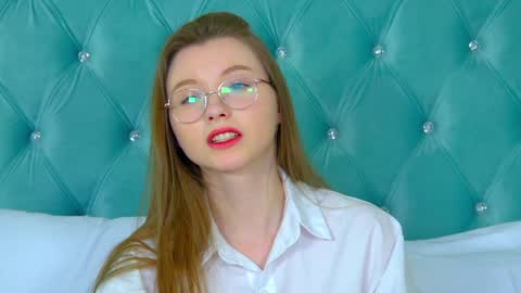 Snapshot of keiraace chatting on 01/29/25, 02:42 Keira online show from 01/29/25, 02:42
