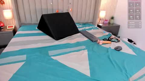 Keisha online show from 11/02/25, 07:44