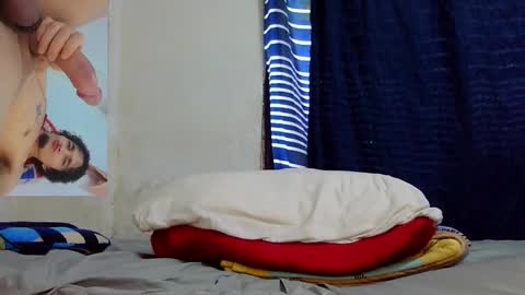 Snapshot of keivid_2303 chatting on 01/05/25, 05:20 david online show from 01/05/25, 05:20