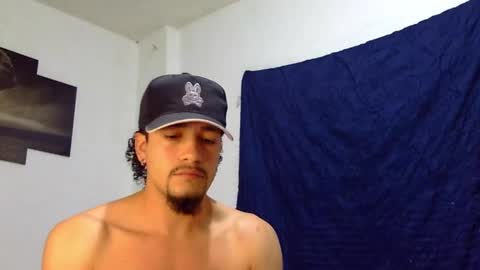 Snapshot of keivid_2303 chatting on 02/11/25, 01:41 david online show from 02/11/25, 01:41