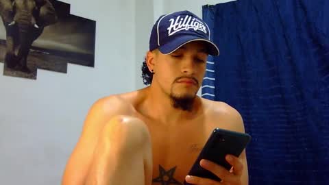 Snapshot of keivid_2303 chatting on 02/18/25, 03:10 david online show from 02/18/25, 03:10