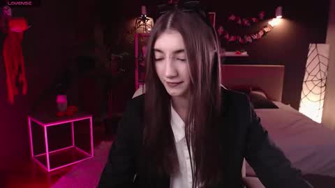 Rina online show from 10/31/25, 08:04