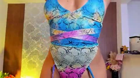 Snapshot of kelly__thomson chatting on 11/17/25, 11:10 kelly__thomson online show from 11/17/25, 11:10