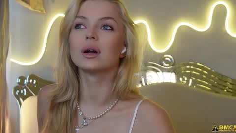 Kelly online show from 10/25/25, 05:37