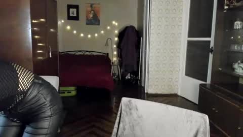 Snapshot of kellydark0111 chatting on 12/18/24, 03:55 Mistress online show from 12/18/24, 03:55