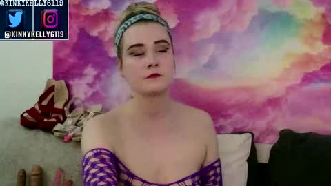 Snapshot of kellylynn76 chatting on 10/23/25, 01:05 kellylynn76 online show from 10/23/25, 01:05