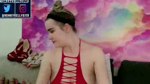 Snapshot of kellylynn76 chatting on 10/28/25, 12:47 kellylynn76 online show from 10/28/25, 12:47