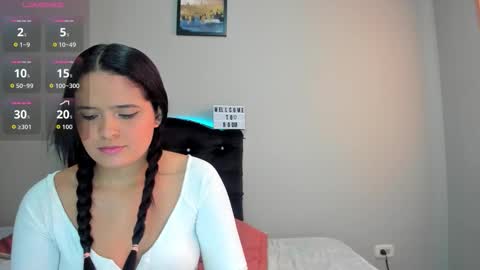 Snapshot of kellymillian_ chatting on 10/17/25, 07:27 kellyMillian online show from 10/17/25, 07:27