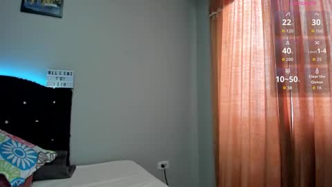 Snapshot of kellymillian_ chatting on 11/02/25, 09:06 kellyMillian online show from 11/02/25, 09:06