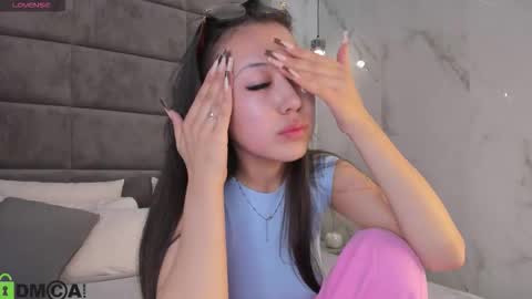 kellyy_bern online show from 10/12/25, 01:48