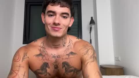 Snapshot of kenboyea_ chatting on 09/22/25, 07:05 luis carlos esteban online show from 09/22/25, 07:05