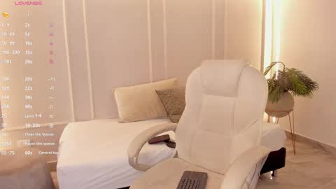 Snapshot of kendra_bennz_ chatting on 02/27/25, 08:31 kendra Benz online show from 02/27/25, 08:31