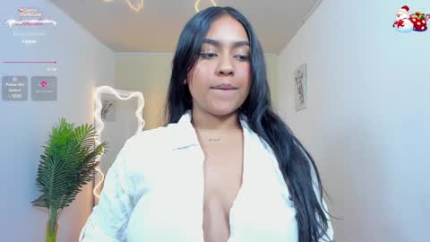 Snapshot of kendra_tay chatting on 12/20/24, 09:32 kendra online show from 12/20/24, 09:32