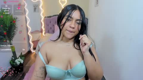 Snapshot of kendra_tay chatting on 01/04/25, 09:00 kendra online show from 01/04/25, 09:00