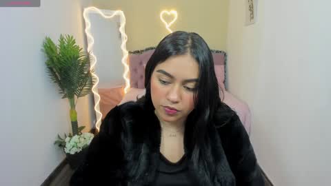Snapshot of kendra_tay chatting on 01/08/25, 03:29 kendra online show from 01/08/25, 03:29