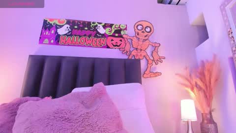 kendrachavez_ online show from 11/02/25, 10:12