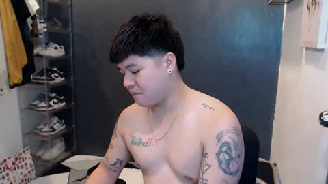 Snapshot of kenhotline911 chatting on 12/26/24, 03:10 ken online show from 12/26/24, 03:10