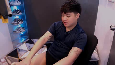 Snapshot of kenhotline911 chatting on 01/17/25, 02:18 ken online show from 01/17/25, 02:18