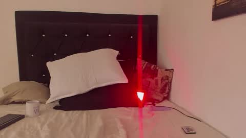 kenia davis online show from 11/25/25, 05:51