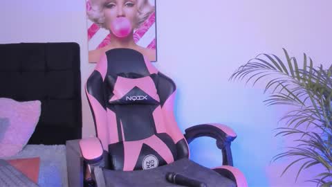  01  online show from 10/13/25, 07:25