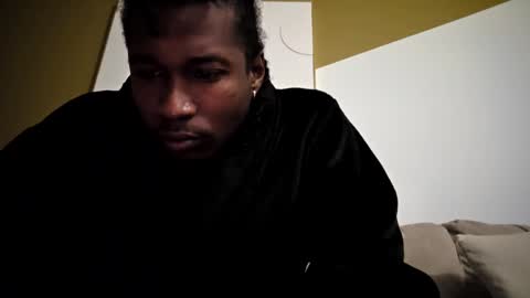 Snapshot of kenm1989 chatting on 11/14/25, 10:03 kenm1989 online show from 11/14/25, 10:03