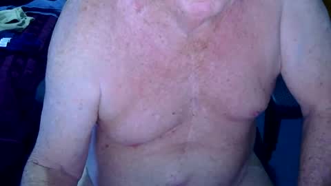 Snapshot of kenneth1948 chatting on 11/18/25, 01:44 kenneth1948 online show from 11/18/25, 01:44