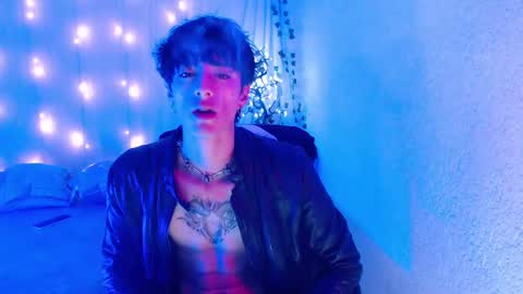 Snapshot of kenny__hot chatting on 01/04/25, 05:16 kenny online show from 01/04/25, 05:16