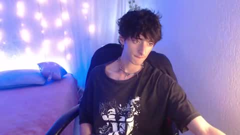 Snapshot of kenny__hot chatting on 01/22/25, 05:49 kenny online show from 01/22/25, 05:49