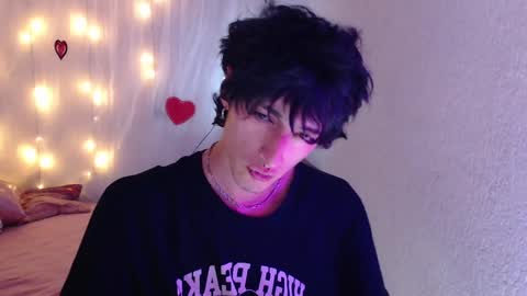 Snapshot of kenny__hot chatting on 02/21/25, 10:04 kenny online show from 02/21/25, 10:04