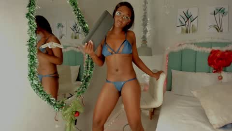 Snapshot of kentha_mitchells chatting on 12/18/24, 01:45 kentha_mitchells online show from 12/18/24, 01:45