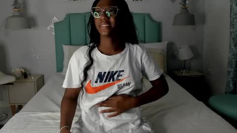 Snapshot of kentha_mitchells chatting on 01/08/25, 10:48 kentha_mitchells online show from 01/08/25, 10:48