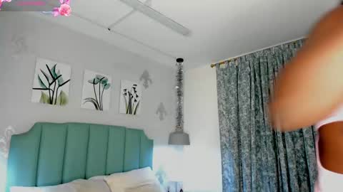 Snapshot of kentha_mitchells chatting on 02/11/25, 10:37 kentha_mitchells online show from 02/11/25, 10:37