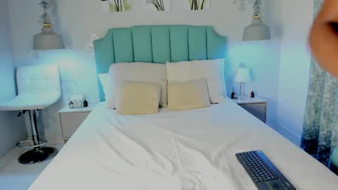 Snapshot of kentha_mitchells chatting on 02/27/25, 10:15 kentha_mitchells online show from 02/27/25, 10:15
