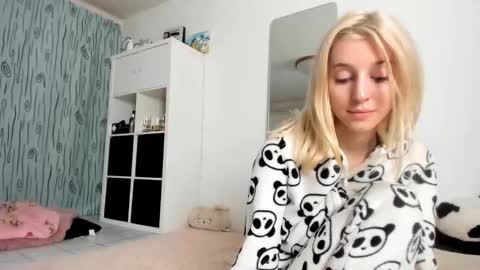 Kenzie online show from 10/06/25, 08:06