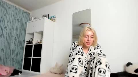 Kenzie online show from 10/09/25, 06:11