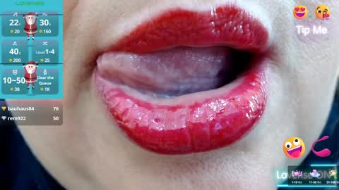 Snapshot of kerly_doll chatting on 12/10/24, 10:58 K E R L Y online show from 12/10/24, 10:58