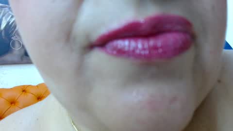 Snapshot of kerly_doll chatting on 01/09/25, 09:26 K E R L Y online show from 01/09/25, 09:26